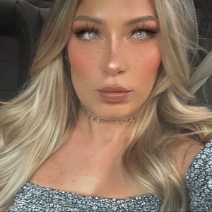 Meet your Posher, Cassandra